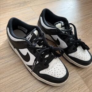 Nike Dunk Low "Panda" sneaker size 6Y